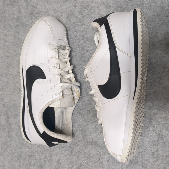 Nike Cortez Black White Trainer Youth size 5 women size 6.5 - Picture 9 of 11